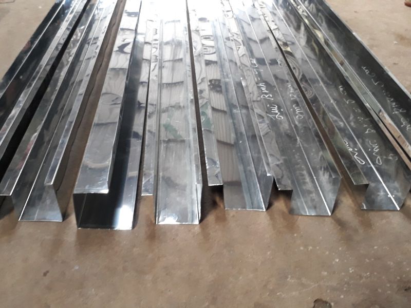 chống thấm mái tôn giáp tường