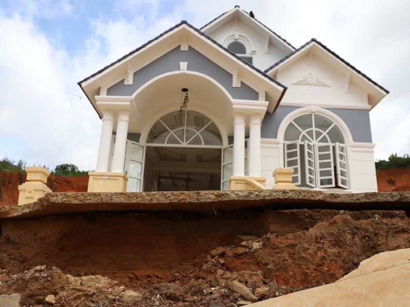 nguyên nhân tường nhà bị nứt ngang